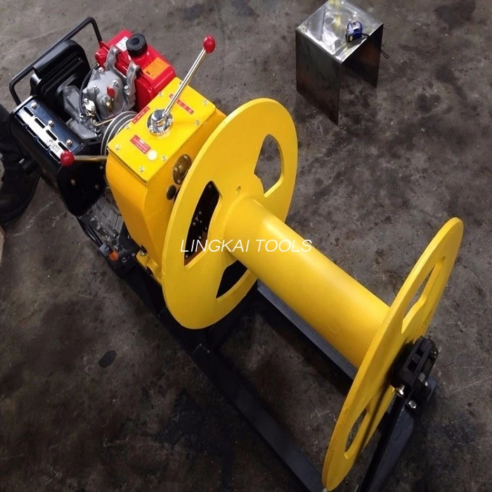 Bensin / Mesin Diesel Kabel Winch Penarik Take Up Winch Stringing Equipment 2 Ton